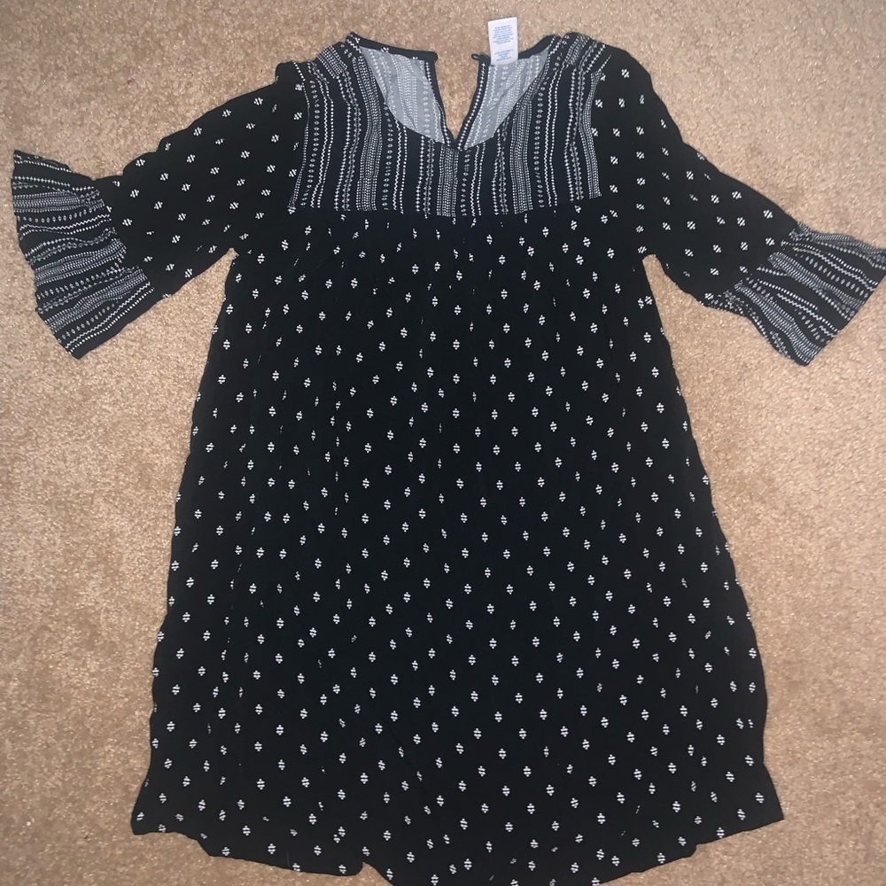 arizona bell bottom sleeve black dress